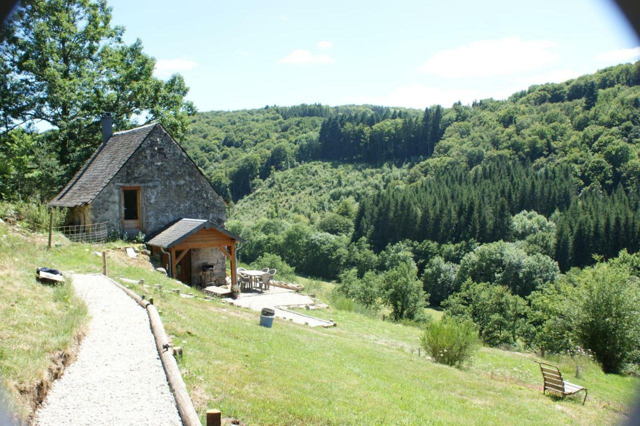 Le Gite De Chomet La Tour-d'Auvergne Exterior photo