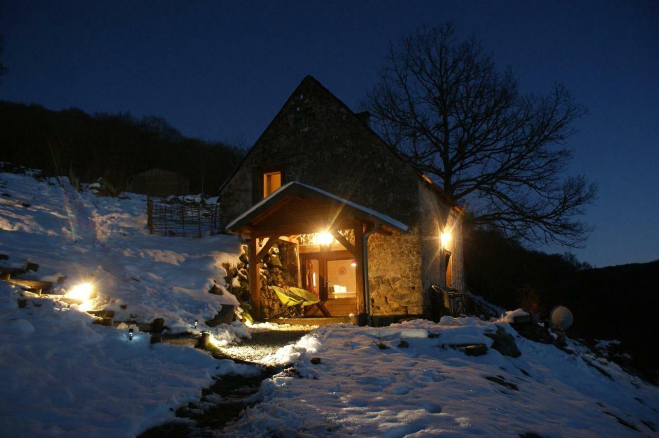 Le Gite De Chomet La Tour-d'Auvergne Exterior photo